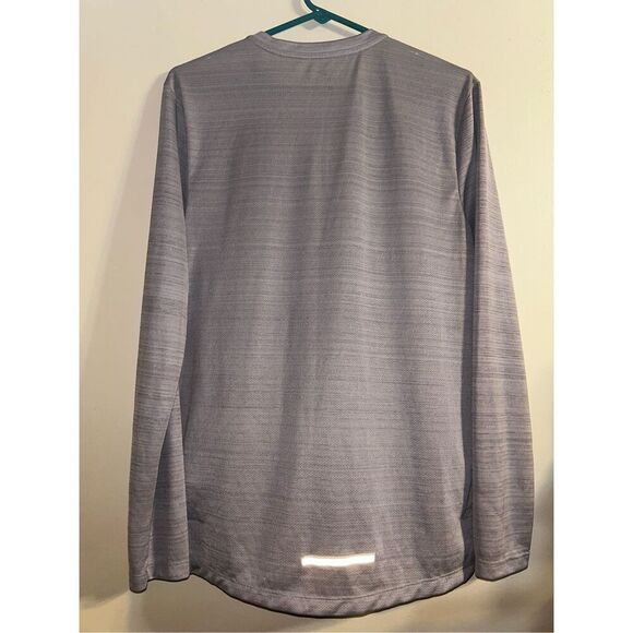 Nike dri fit long sleeve top size small - Picture 2 of 4